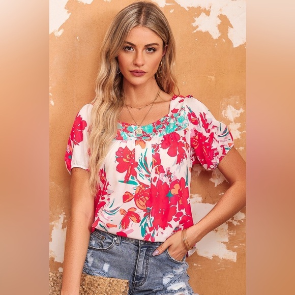Poppy Petals Short Sleeve Floral Printed Blouse - Picture 4 of 4
